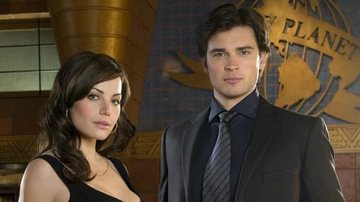 Erica Durance e Tom Welling como Lois Lane e Clark Kent em Smallville - Divulgação/CW