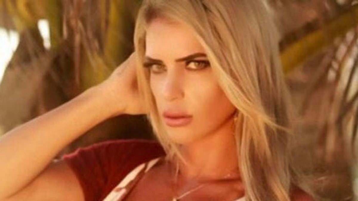 Denise Rocha empina bumbum em banheira só de biquíni e eleva a temperatura