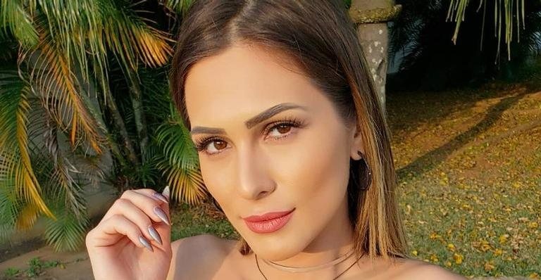 Lívia Andrade surge de máscara toda produzida e esbanja elegância - Arquivo Pessoal Lívia Andrade