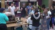 Andréa Nóbrega comemora aniversário com participantes do reality show. - Divulgação/PlayPlus