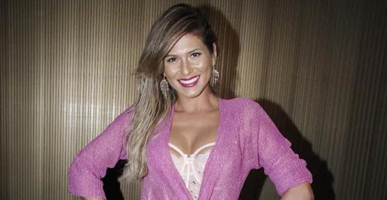 Lívia Andrade posa de lingerie e encanta os fãs - Wallace Barbosa/AgNews