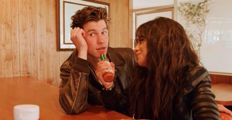 Camila Cabello e Shawn Mendes nos bastidores do video-clipe ''Señorita'' - Foto/Reprodução