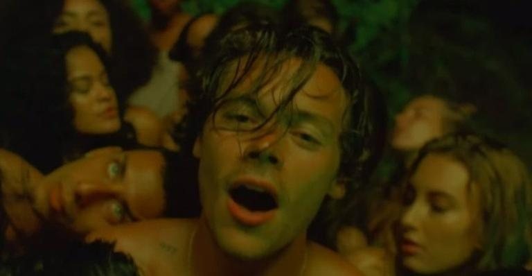 Harry Styles apresenta seu lado bissexual em nova música - Foto/Reprodução