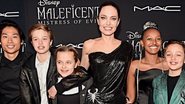 Jolie e filhos na première de Malévola: Dona do Mal - Alberto Rodriguez e Frazer Harrison/Getty Images