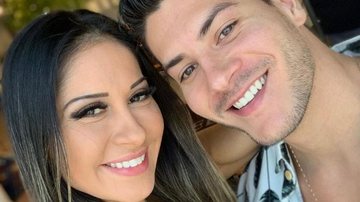 Mayra Cardi e Arthur Aguiar posam em foto sensual - Instagram