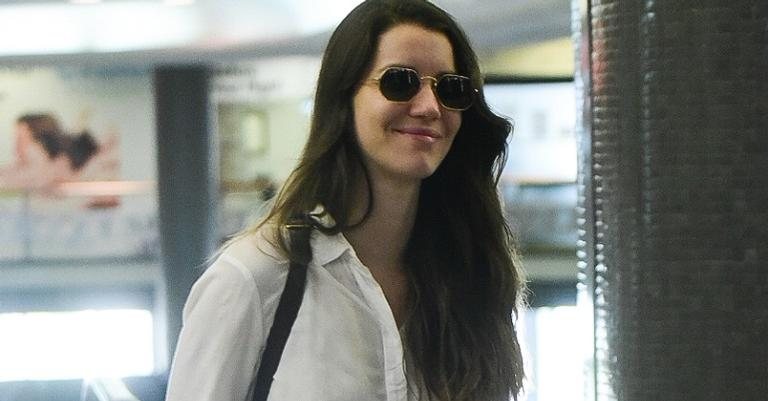 Nathalia Dill no aeroporto de Congonhas em São Paulo - Leo Franco / AgNews