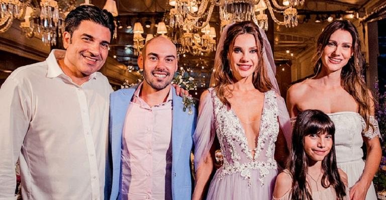 Recém-casados são felicitados por Edu Guedes e sua família - Produtora7