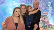 Xuxa será madrinha de Maya, filha do casal Vanessa Alves e Fabiane Geledan - Blad Meneghel