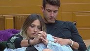 Tati e Guilherme agem despreocupadamente com relações no reality. - Divulgação/PlayPlus