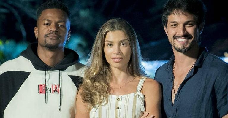 Filho de Alberto ajudará Peter a sair de uma árvore - Divulgação/TV Globo