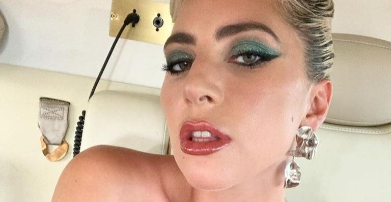 Lady Gaga surpreende fãs ao postar selfie usando sua nova linha de maquiagens - Foto/Instagram