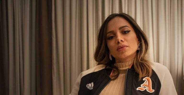 Anitta surpreende fãs ao compartilhar foto sem maquiagem! - Foto/Instagram