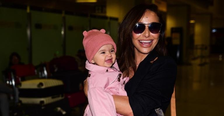 Sabrina Sato e Zoe no aeroporto de Guarulhos - Leo Franco/AgNews