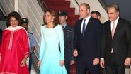 Recepcionados por oficiais, Kate e William desembarcam em Islamabade, capital paquistanesa - Getty Images