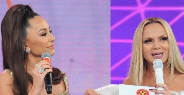 Sabrina Sato e Eliana no palco do Teleton - Samuel Chaves/Brazil News