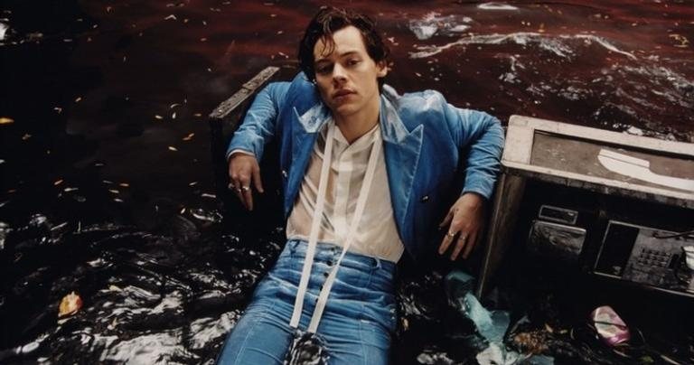 Harry Styles durante a gravação de Meet Me In The Hallway - Foto/Divulgação