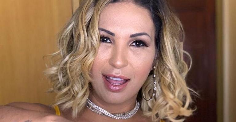 De maiô, Valesca Popozuda empina o bumbum e recebe elogios - Instagram