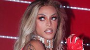 Pabllo Vittar encarna mamãe noel sexy em show de Halloween - AgNews