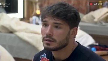 Lucas se irrita com atitudes de Hari após prova do lampião. - Divulgação/PlayPlus