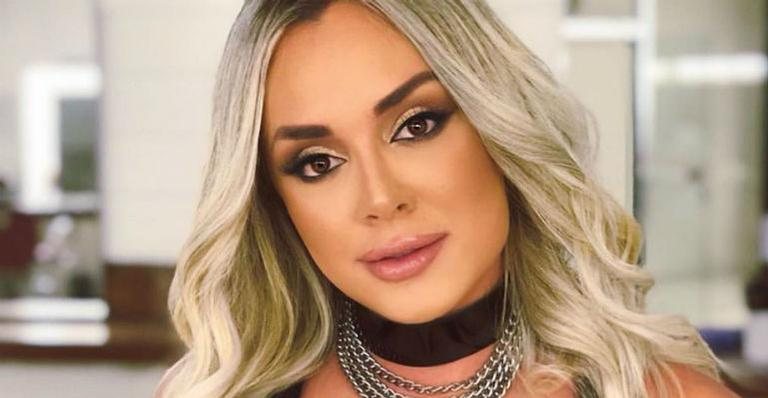 Juju Salimeni arrasa nas redes sociais após postar foto com biquíni rosa - Instagram