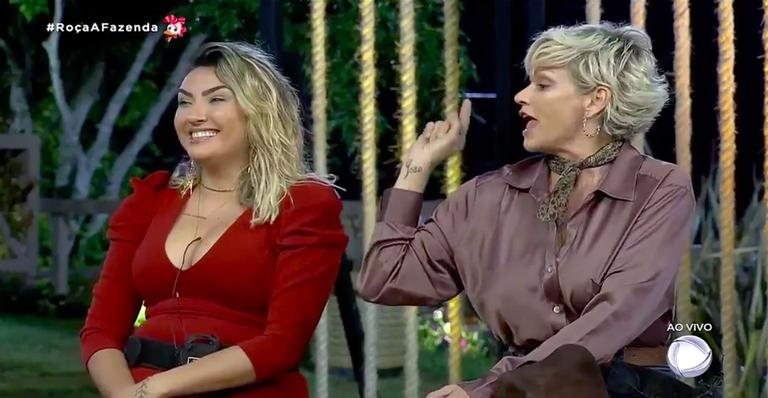 Andréa Nóbrega revela conversas de Thayse durante programa ao vivo. - Divulgação/PlayPlus