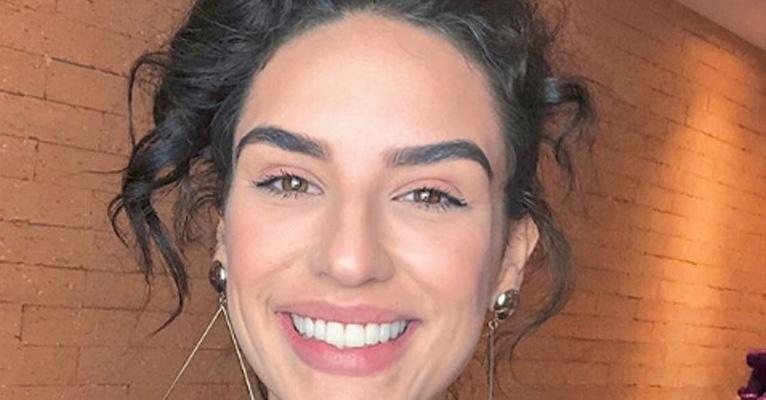 Kéfera posta foto de sutiã vermelho e legenda romântica - Instagram