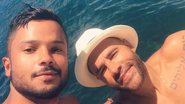 Rodrigo Santanna e marido compartilham fotos raras juntos - Instagram