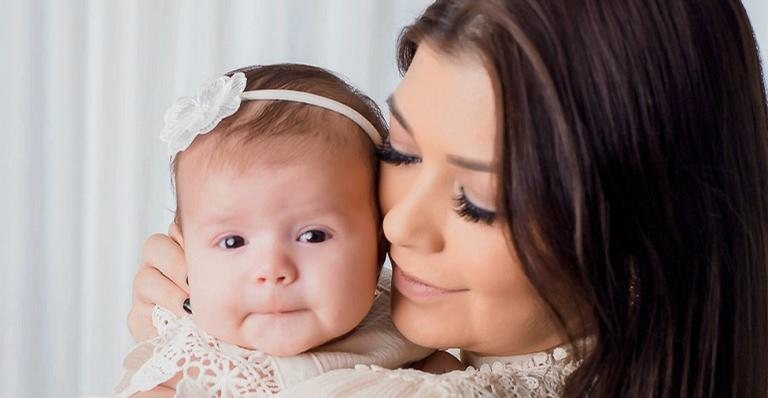 Primeira filha de Amanda, a fofa Vitória arranca suspiros da mãe coruja - Bruna Ribeiro e Thalita Castanha