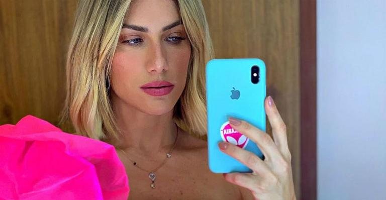 Giovanna Ewbank arranca suspiros ao usar casacão rosa choque - Instagram