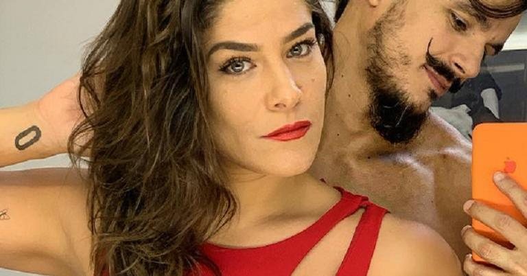 Priscila Fantin e o marido Bruno Lopes surgem nus em clique sensual. - Divulgação/Instagram