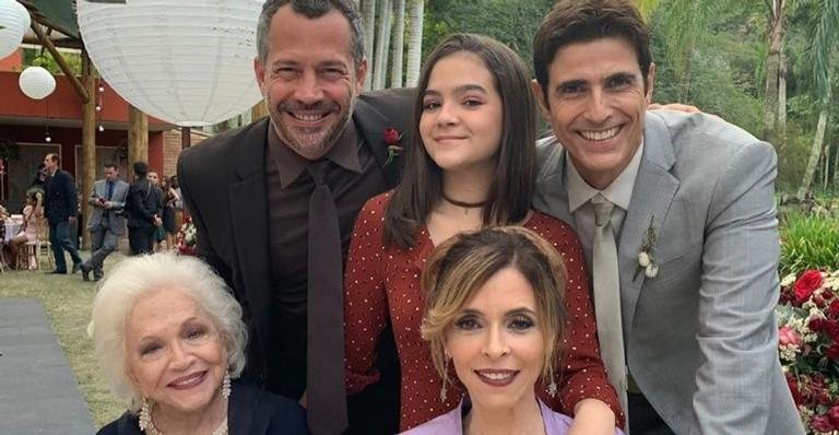 Mel Maia compartilha lindos cliques em agradecimento ao elenco da novela - Instagram