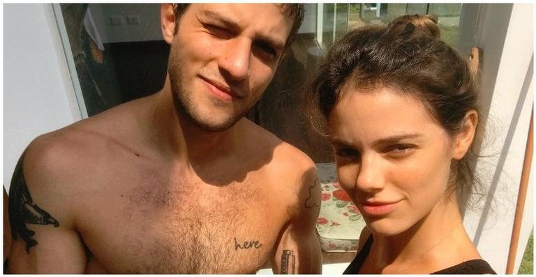 Chay Suede publica TBT em Noronha com a mulher, Laura Neiva - Instagram