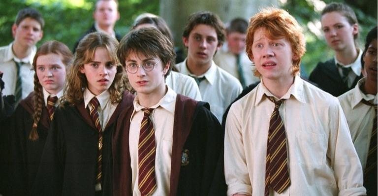 Harry, Rony e Hermione ao encarar o hipogrifo pela primeira vez, no Prisioneiro de Azkaban - Foto/Reprodução