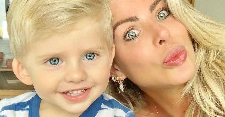 Karina Bacchi compartilha momento íntimo com o filho e se declara nas redes - Instagram