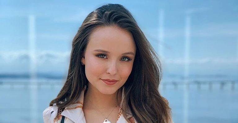 Larissa Manoela impressiona com bolsa grifada - Reprodução/Instagram