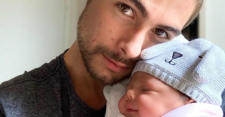 Rafa Vitti relembra foto de Clara Maria com quinze dias de vida - Instagram