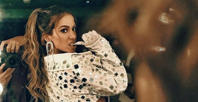 Anitta afirma que está solteira e ainda brinca com escassez de pretendentes - Instagram