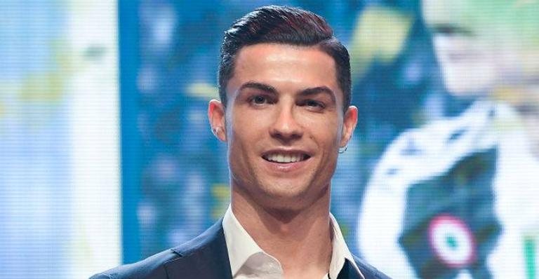 Cristiano Ronaldo encanta a web ao surgir com sua filha caçula em clique fofo - Getty Images