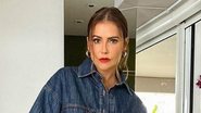 Deborah Secco posa para a câmera com carão e brinca na web - Instagram