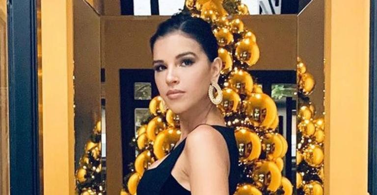 Mariana Rios surge deslumbrante com vestido de fenda ousada e brinca - Instagram