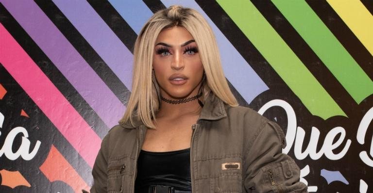 Cantora Pabllo Vittar ultrapassa 10 milhões de visualizações no clipe de sua nova música 'Amor de Que' - AgNews/Gabi de Morais