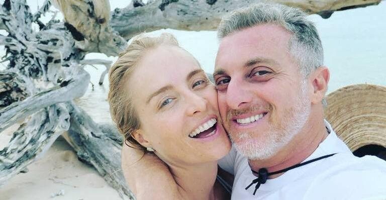 Angélica e Luciano Huck reproduzem o desafio da cadeira e divertem web - Reprodução/Instagram