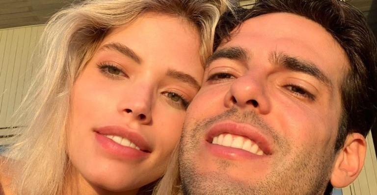 Carol Dias brinca sobre a realidade de seu relacionamento ao compartilhar cliques com seu marido, Kaká - Instagram