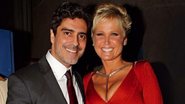 Junno Andrade se declara para Xuxa em clique apaixonante. - Foto: Caio Guimarães