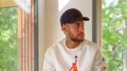 Neymar Jr. surpreende seguidores aoa compartilhar clique ao lado de modelo russa - Instagram