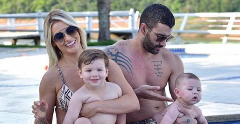 Gusttavo Lima ao lado da esposa, Andressa Suita e dos filhos, Gabriel e Samuel - Foto/Instagram