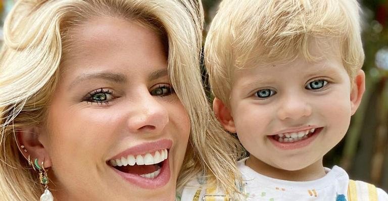 Karina Bacchi exibe filho dormindo e encanta web - Instagram