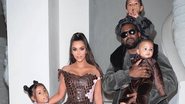 Kim Kardashian posa com a família no Natal e looks chamam atenção - Divulgação/Instagram