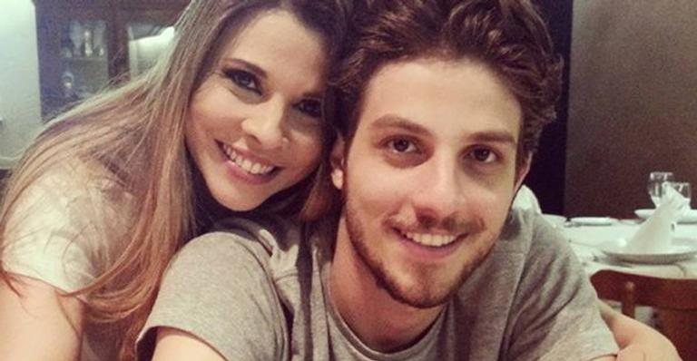 Mãe de Chay Suede comemora nascimento da neta: ''Papai do ano'' - Instagram