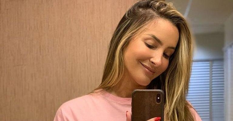 Claudia Leitte deixa barriga à mostra em foto e impressiona - Reprodução/Instagram